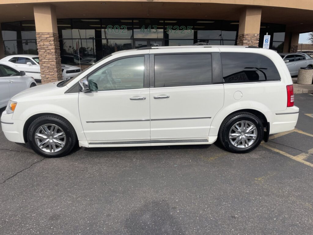 2010 Chrysler Town & Country Limited