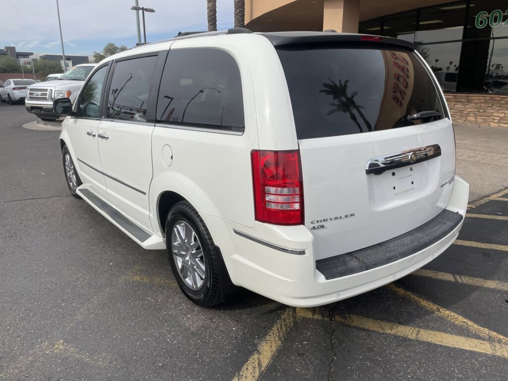 2010 Chrysler Town & Country Limited