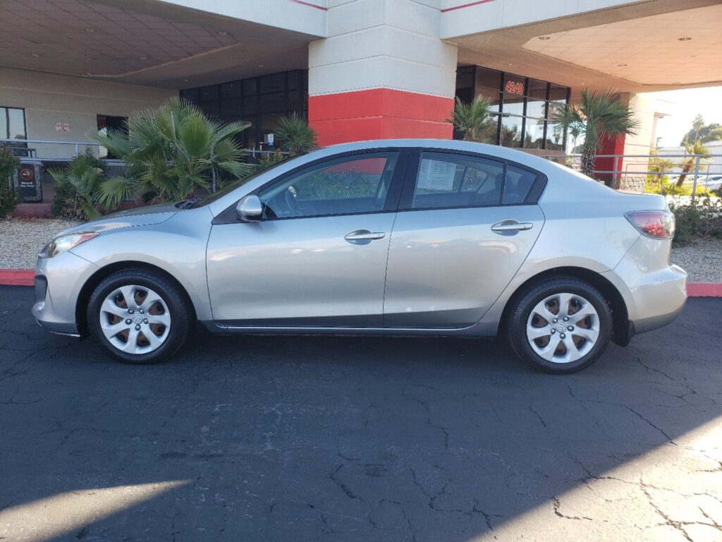 2013 Mazda Mazda3 i Sport