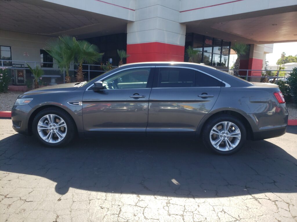 2018 Ford Taurus SE